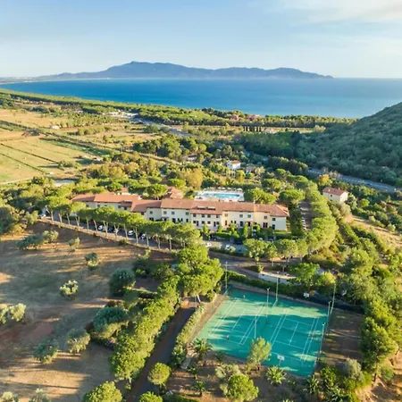 In Einer Mit Pool Σπίτι διακοπών *